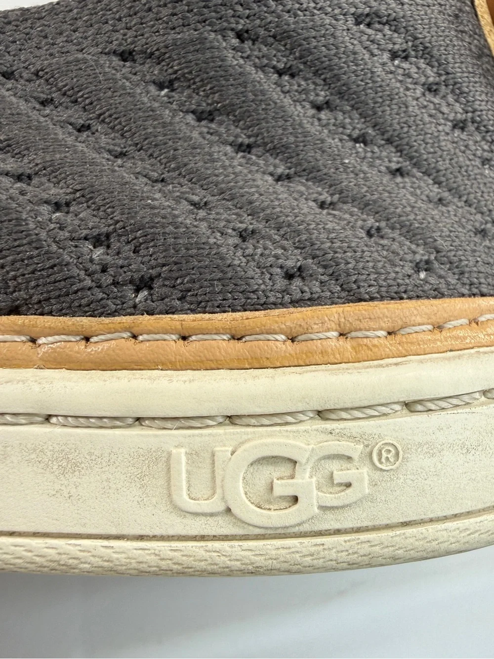 UGG sammy chevron